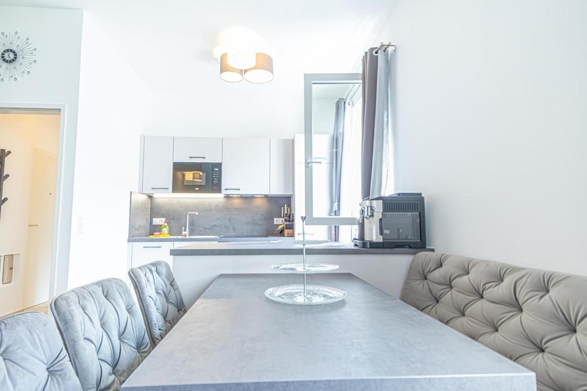 Apartment Sweet 2br & 1lr Apartment, Around Donaustadt Wien