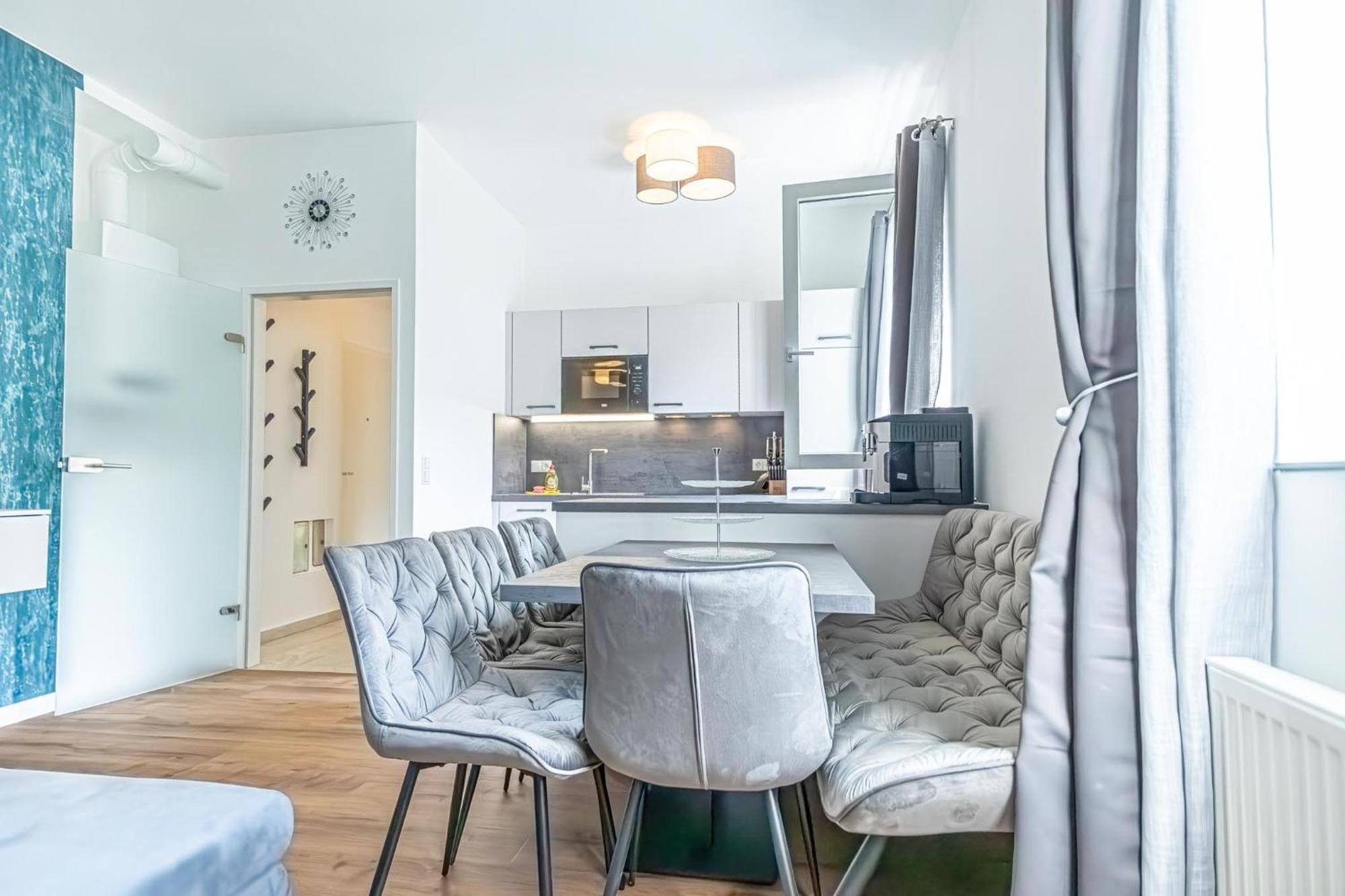 Sweet 2br & 1lr Apartment, Around Donaustadt Apartment Wien